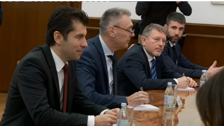 Започна официалното посещение на министър председателя Кирил Петков в Сърбия което